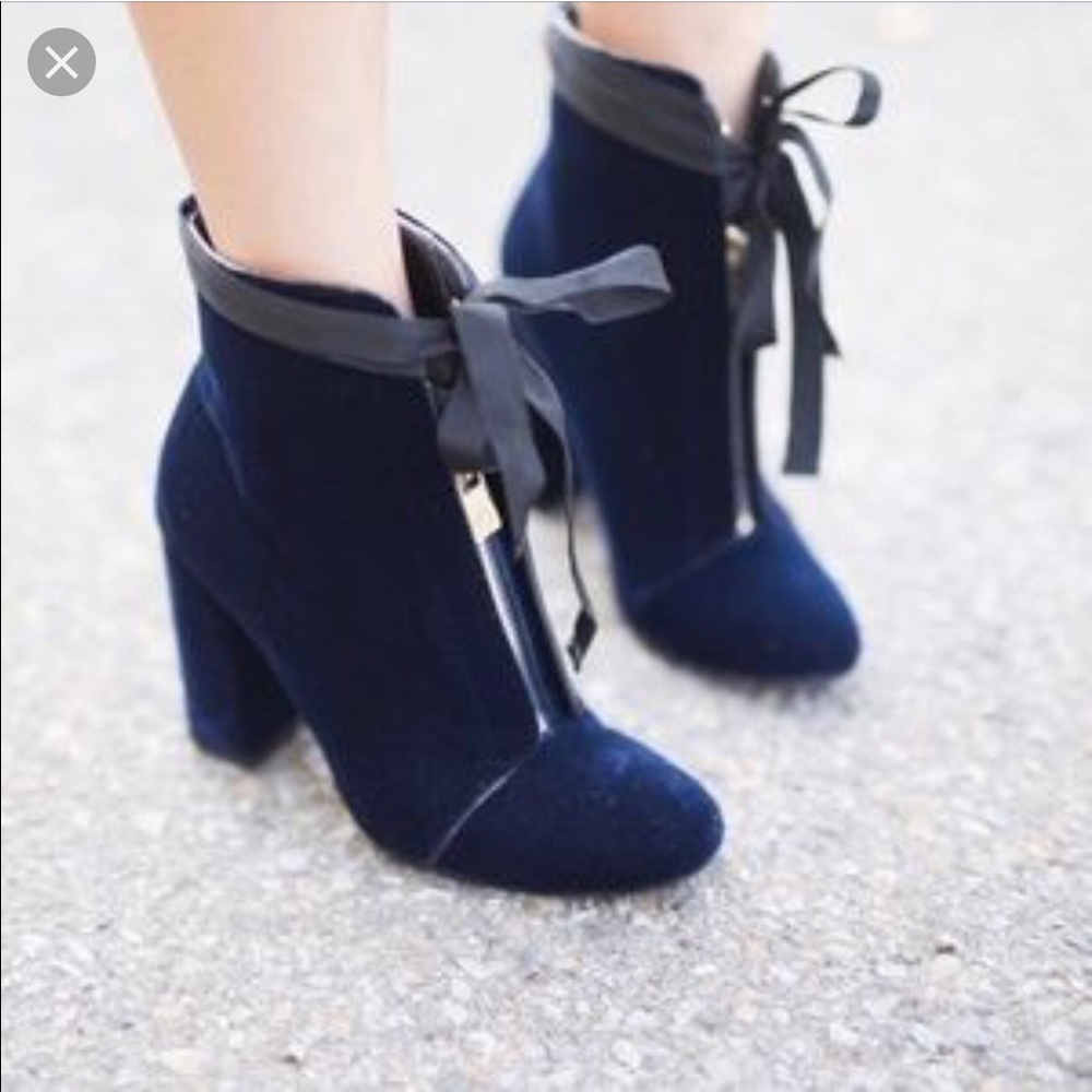 Zara navy blue velvet block heel booties